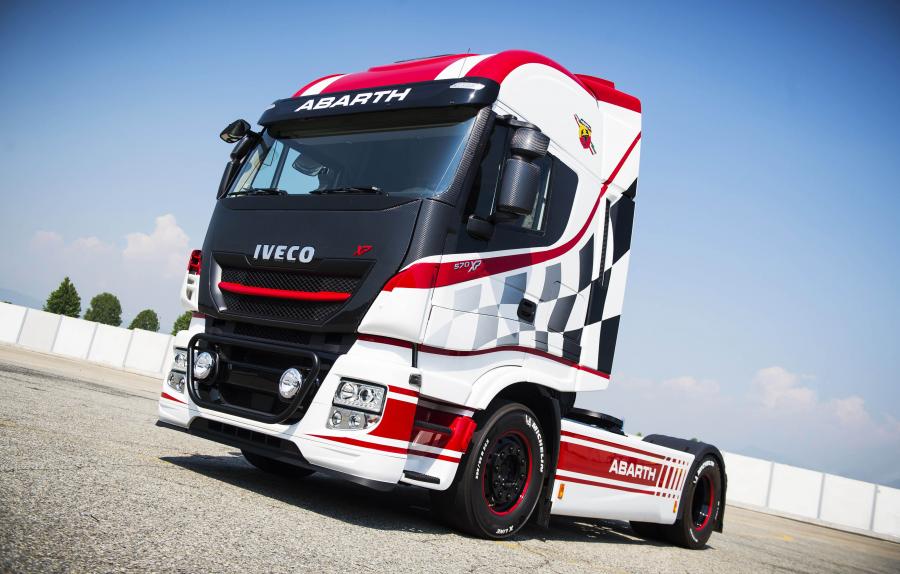  Iveco Stralis 570XP 4x2 Abarth Emotional Truck 2017 года  (фото 4 из 6)
